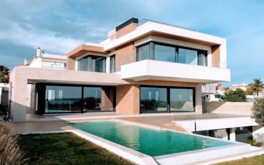 Renting a Villa in Phuket